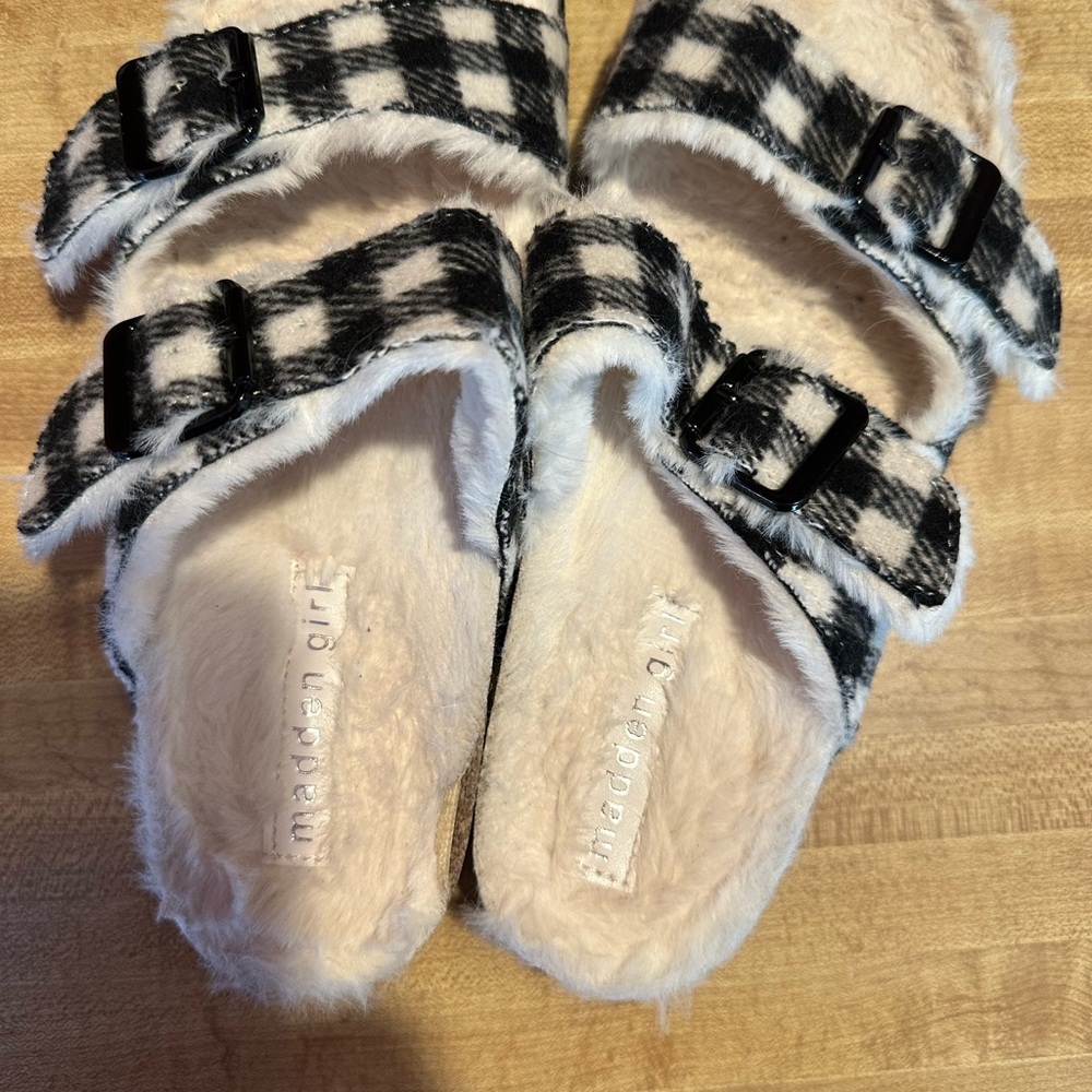 Madden Girl White Faux Fur Slhoes Birkenstock style
